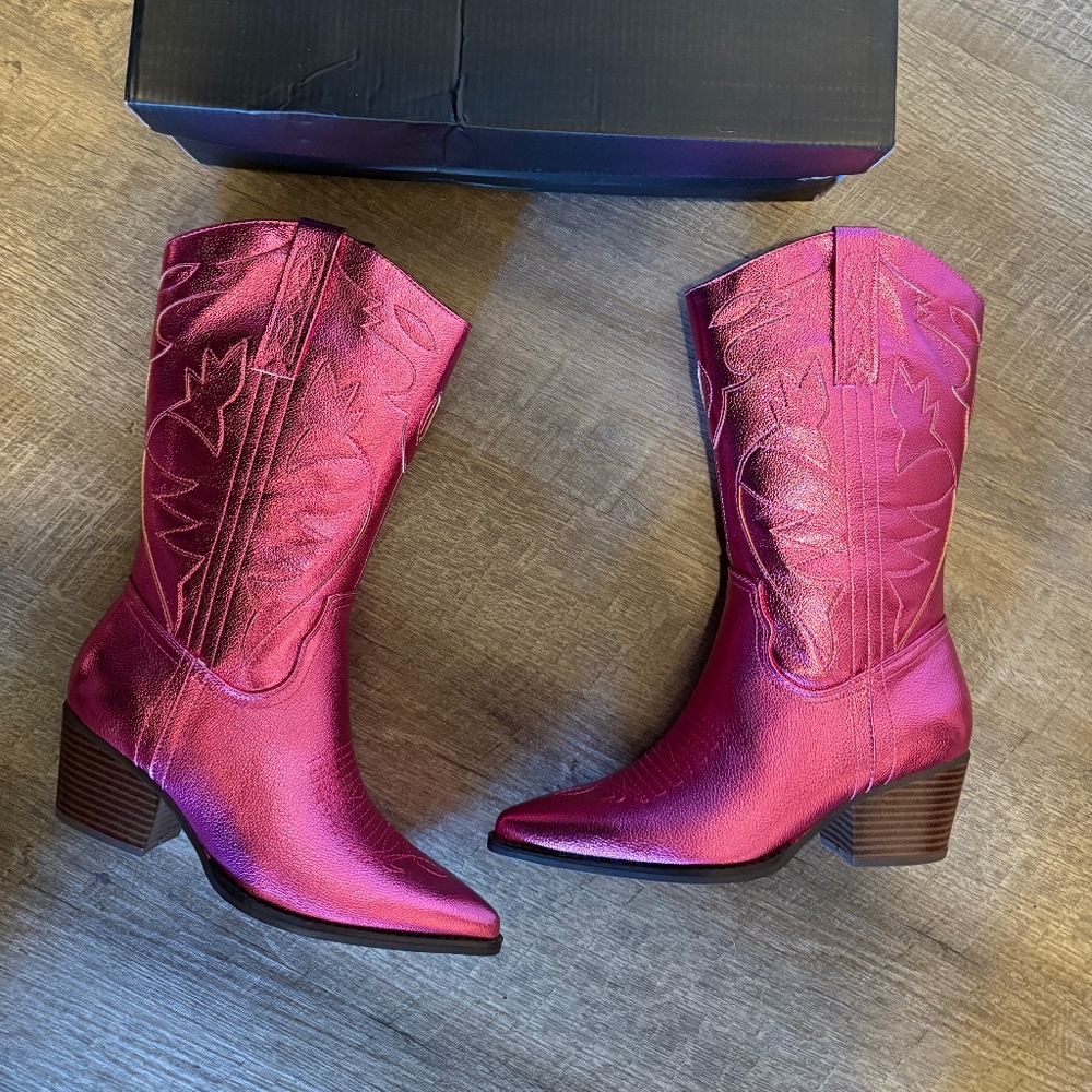 Pink cowgirl boots size 7